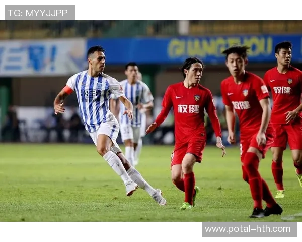 富力与权健激烈冲突引发球迷热议赛场暴力行为亟待整治