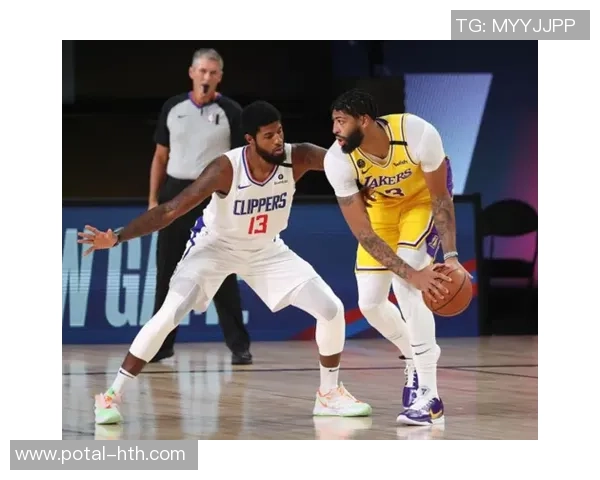 布鲁克林篮网与勇士队激战正酣谁能在这场对决中笑到最后